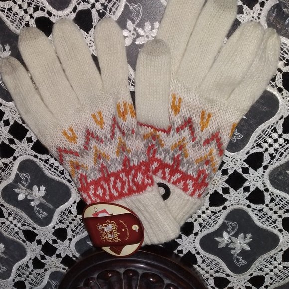 TWO PAIR OF  WINTER GLOWES FOR BETTER DEAL, 100 % WOOL - Picture 2 of 4